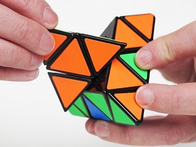 Recent Toys "" (Pyraminx)